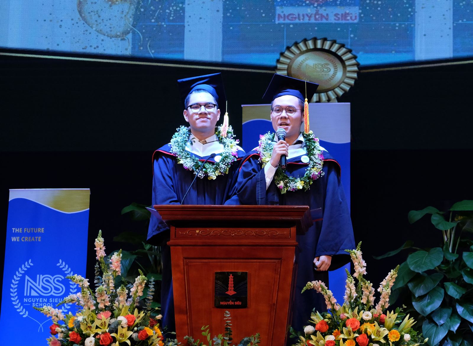 Lễ tốt nghiệp tú tài A Level đầu tiên: Bảy năm dồn lại một ngày…